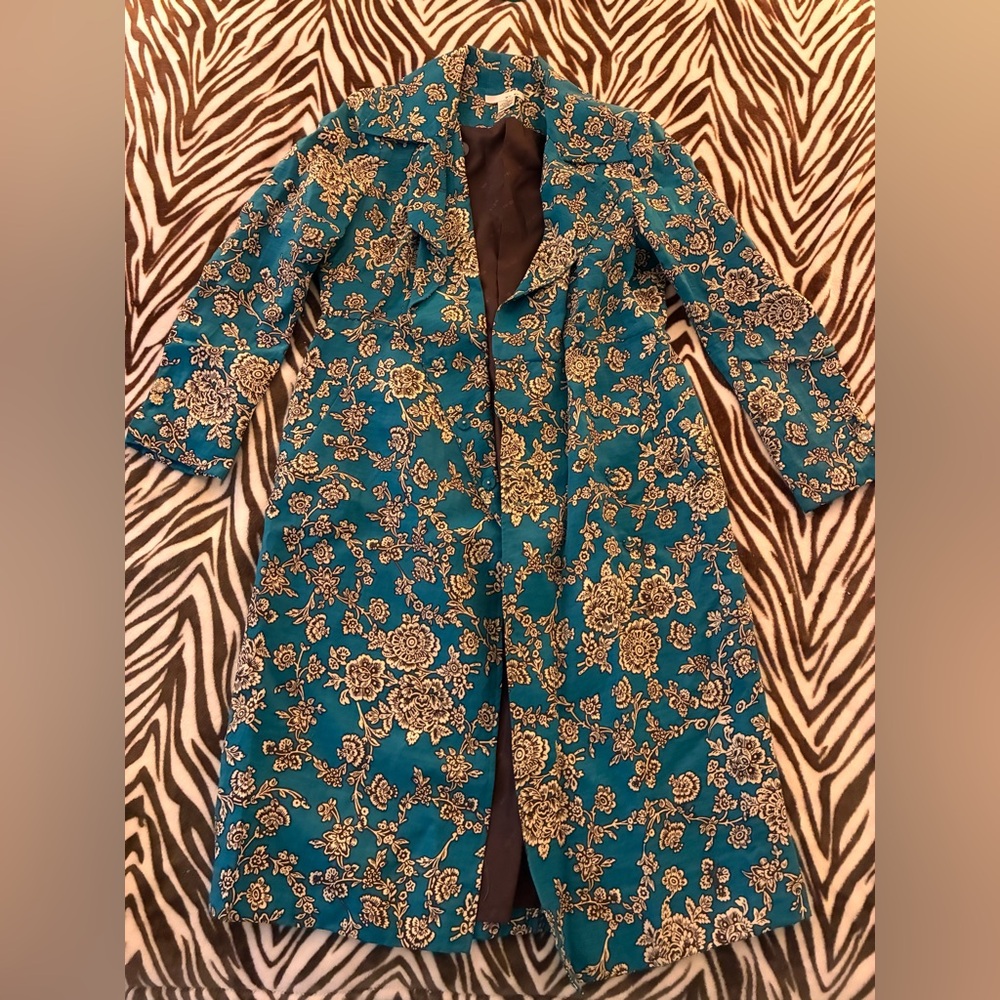 WD.NY Elegant Trench Coat with Floral Brocade